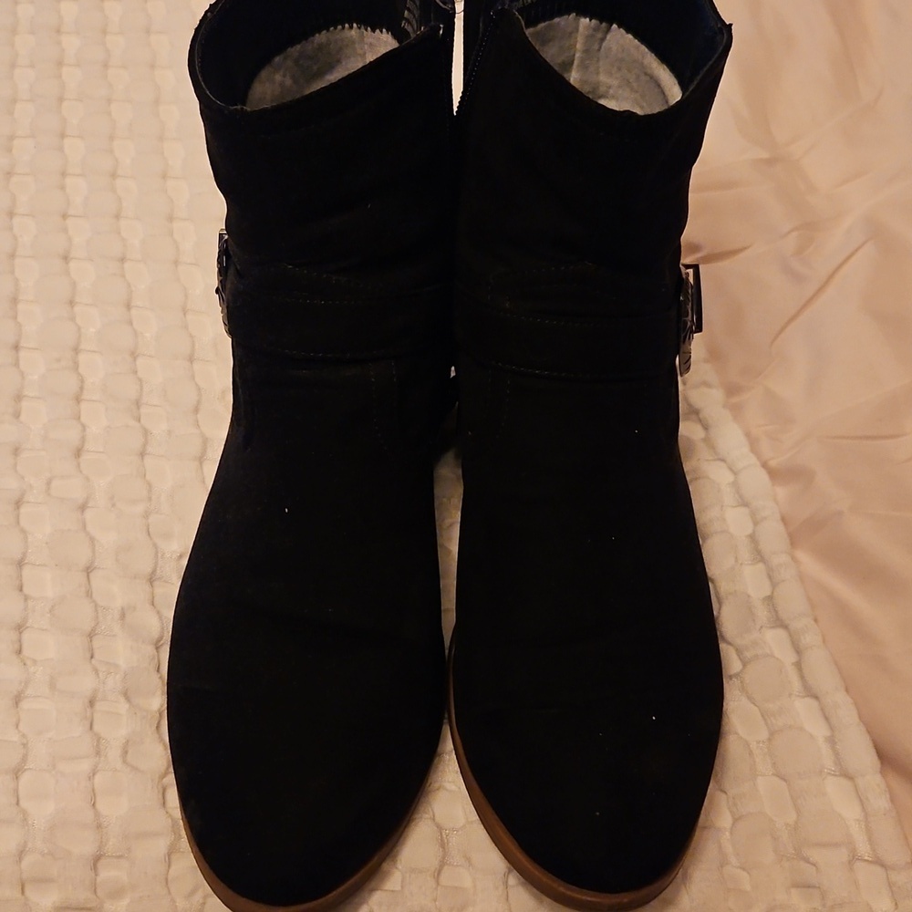 Elegant Black Ankle Boots with Buckle Accent - Picture 3 of 5